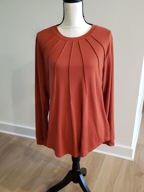 Women’s Long-Sleeve Pleated Front Top - Rust - Perfect for Autumn
